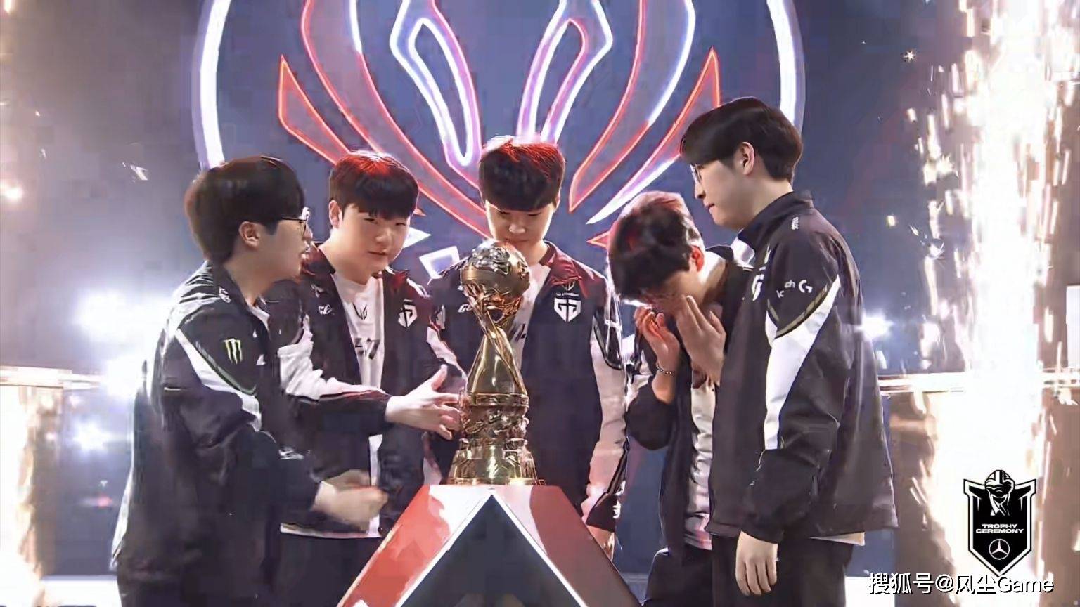 LOL历史(shǐ)最强战队诞生！23连勝(shèng)拿(ná)下MSI冠军，Faker被对位FMVP