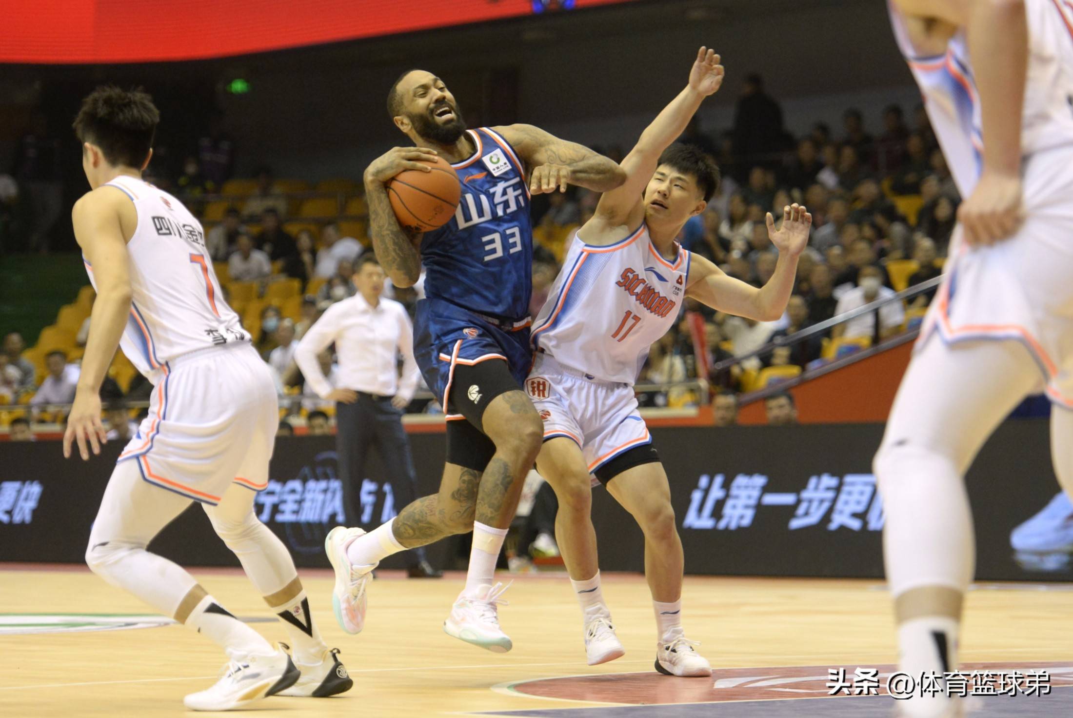 CBA破冰！擴(kuò)军、升降级双琯(guǎn)齐下，联赛迎来巨變(biàn)