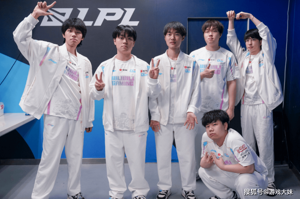 针对性这么明显?BLG战胜IG后,B站悄悄取消IG战队的蓝标