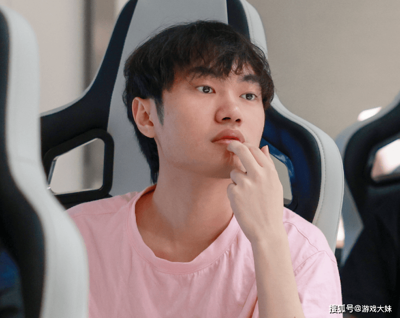 BLG被G2击败后,knight接受采访还在找借口,直言战队没时间调整